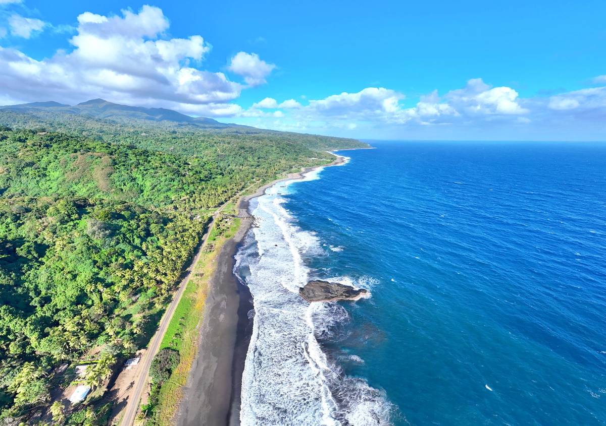 Iwaru Beach