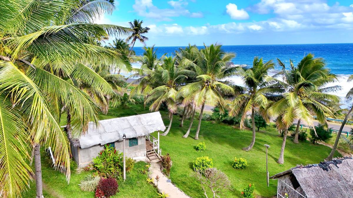 Iwaru Beach Bungalows