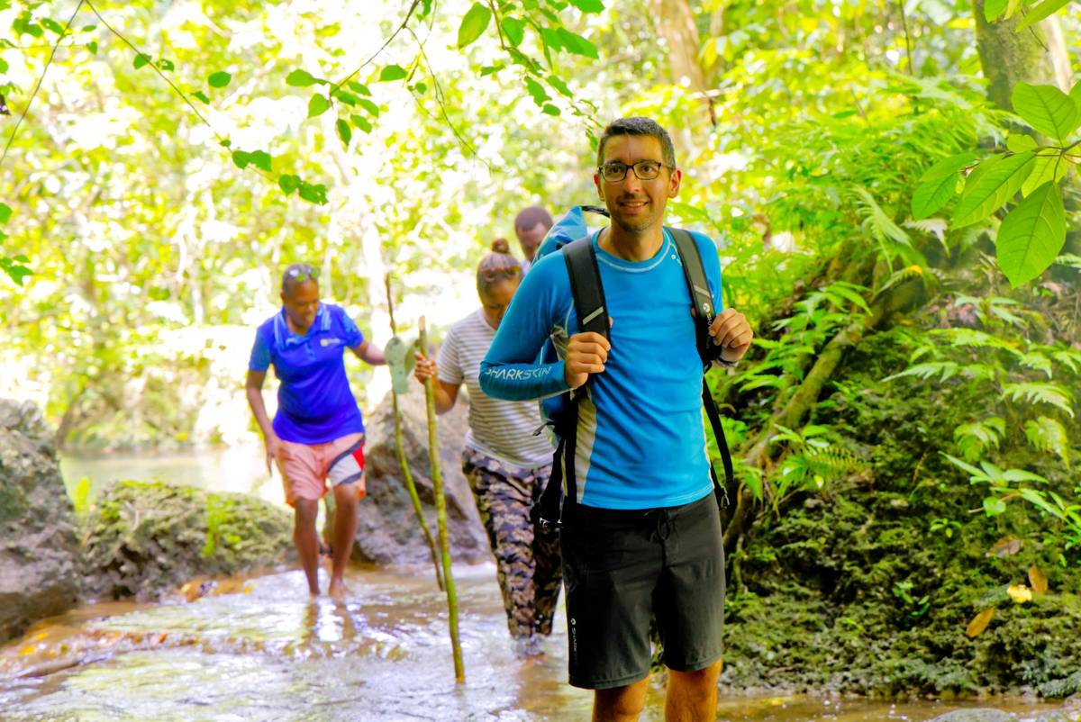 Losinwei Waterfall Hike