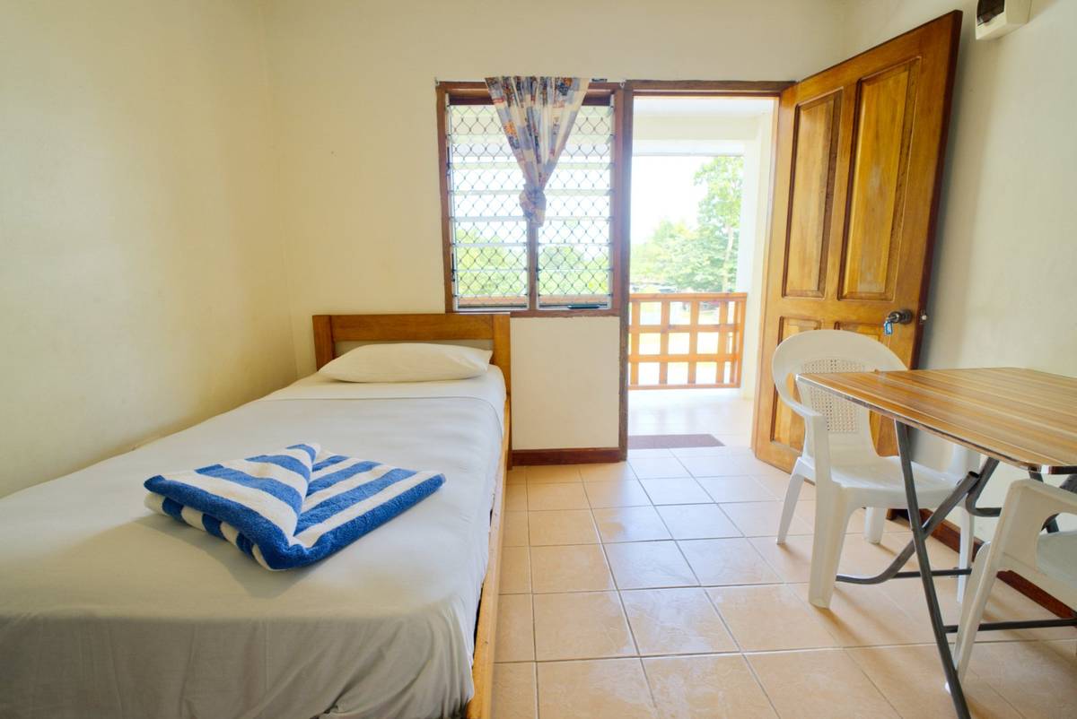 Organic Inn, Santo