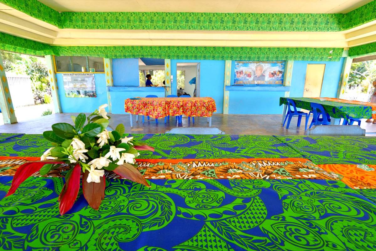 Regina Beach Fales - Dining Area