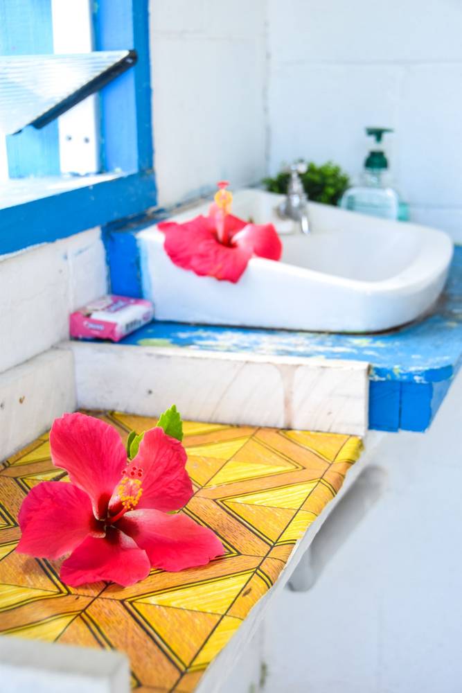 Tailua Beach Fales - Shared Bathroom