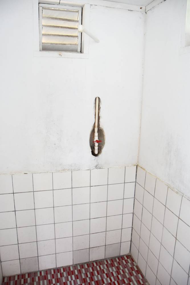 Tailua Beach Fales - Shared Bathroom