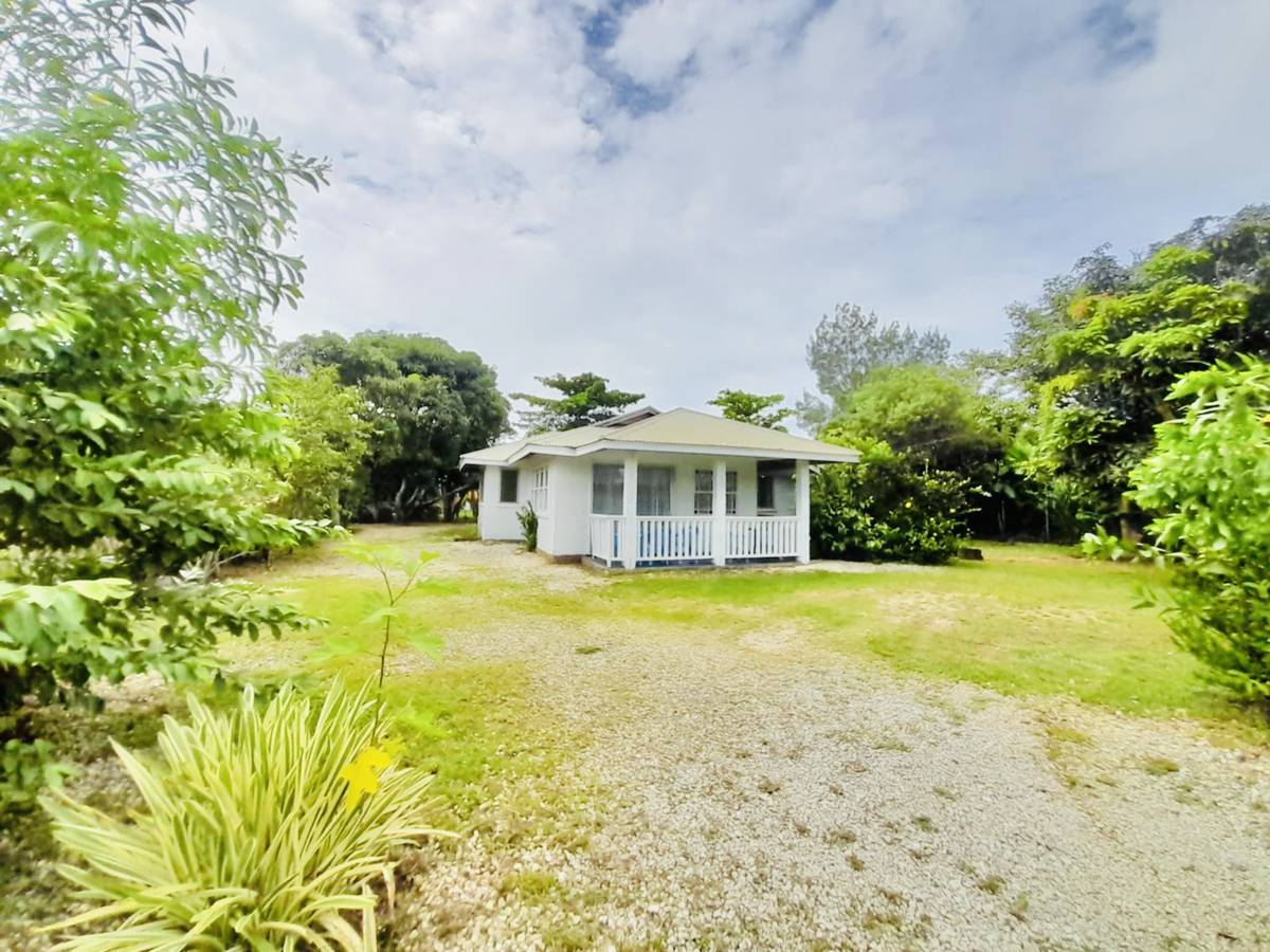 Tonga Cottage Grounds