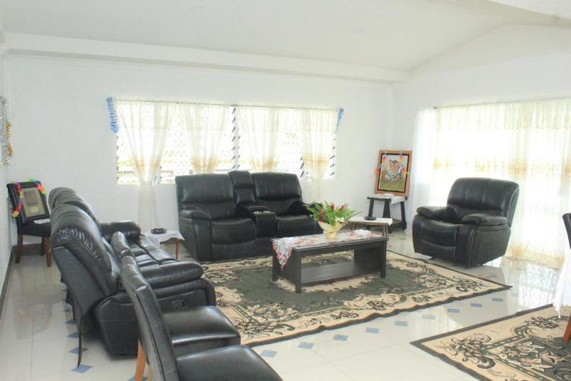 Laina Airport Inn