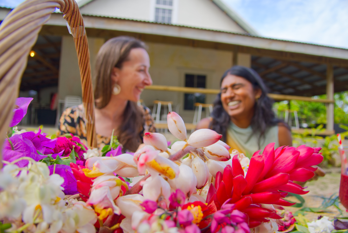 Coco Brush in Cook Islands
