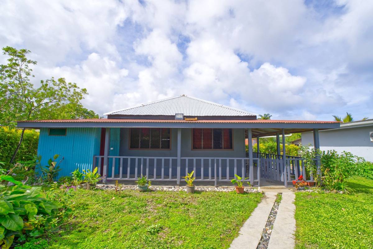 Ellens Guest House Facade