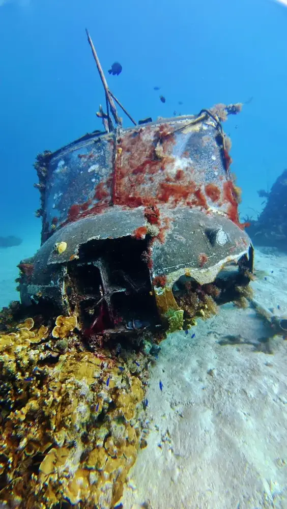 Enemanit Wrecks Scuba Diving with Raycrew Dive, Majuro