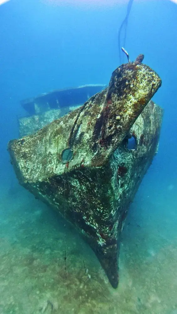 Enemanit Wrecks Scuba Diving with Raycrew Dive, Majuro