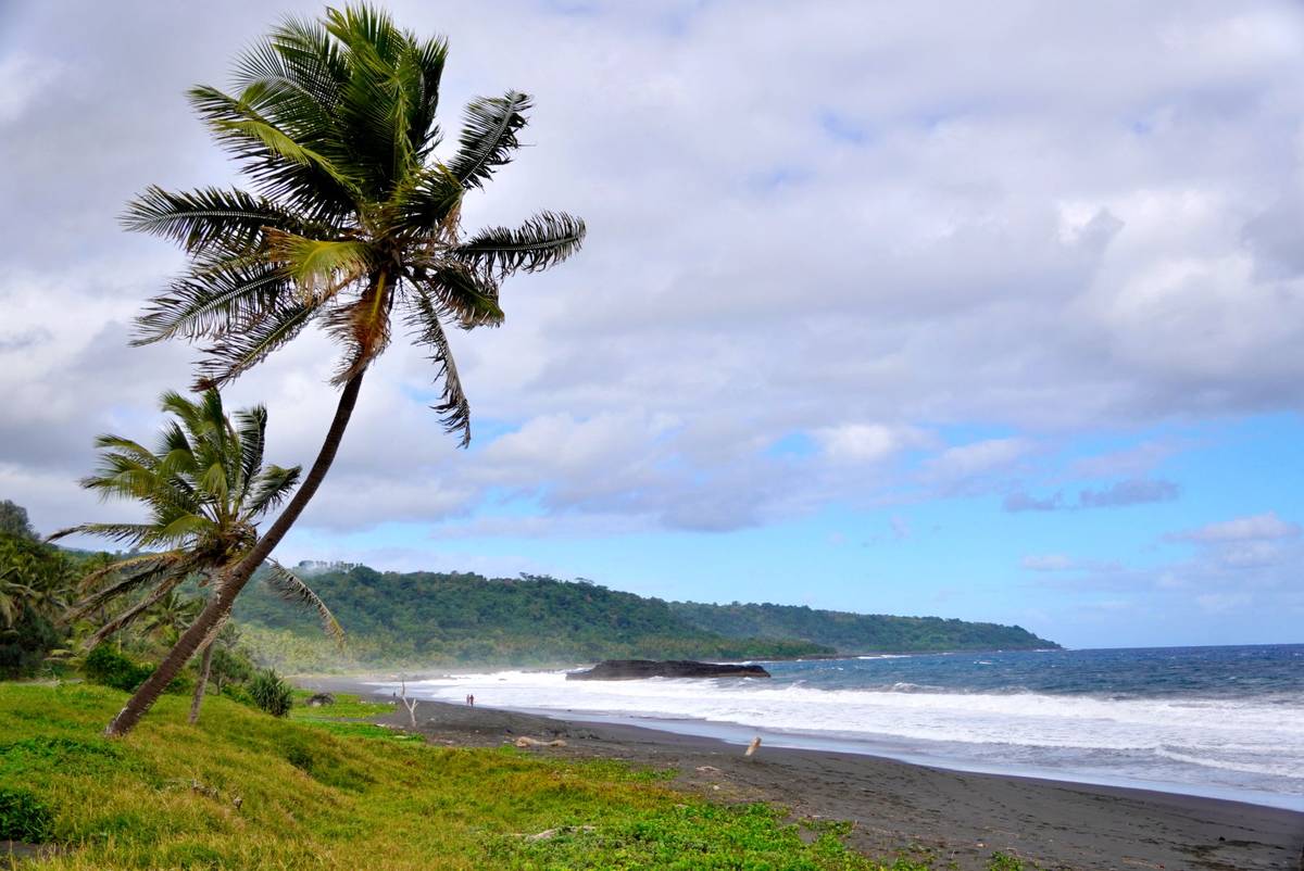 Iwaru Beach
