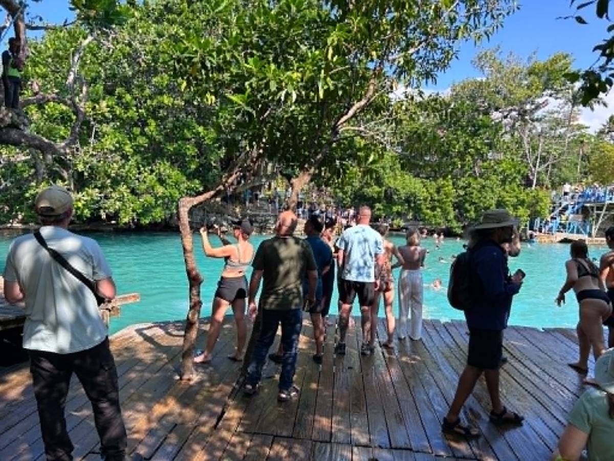 A second view of the Blue Lagoon in Efate, Vanuatu