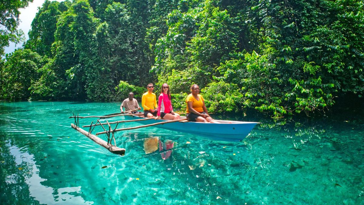 Santo Blue Holes Tour