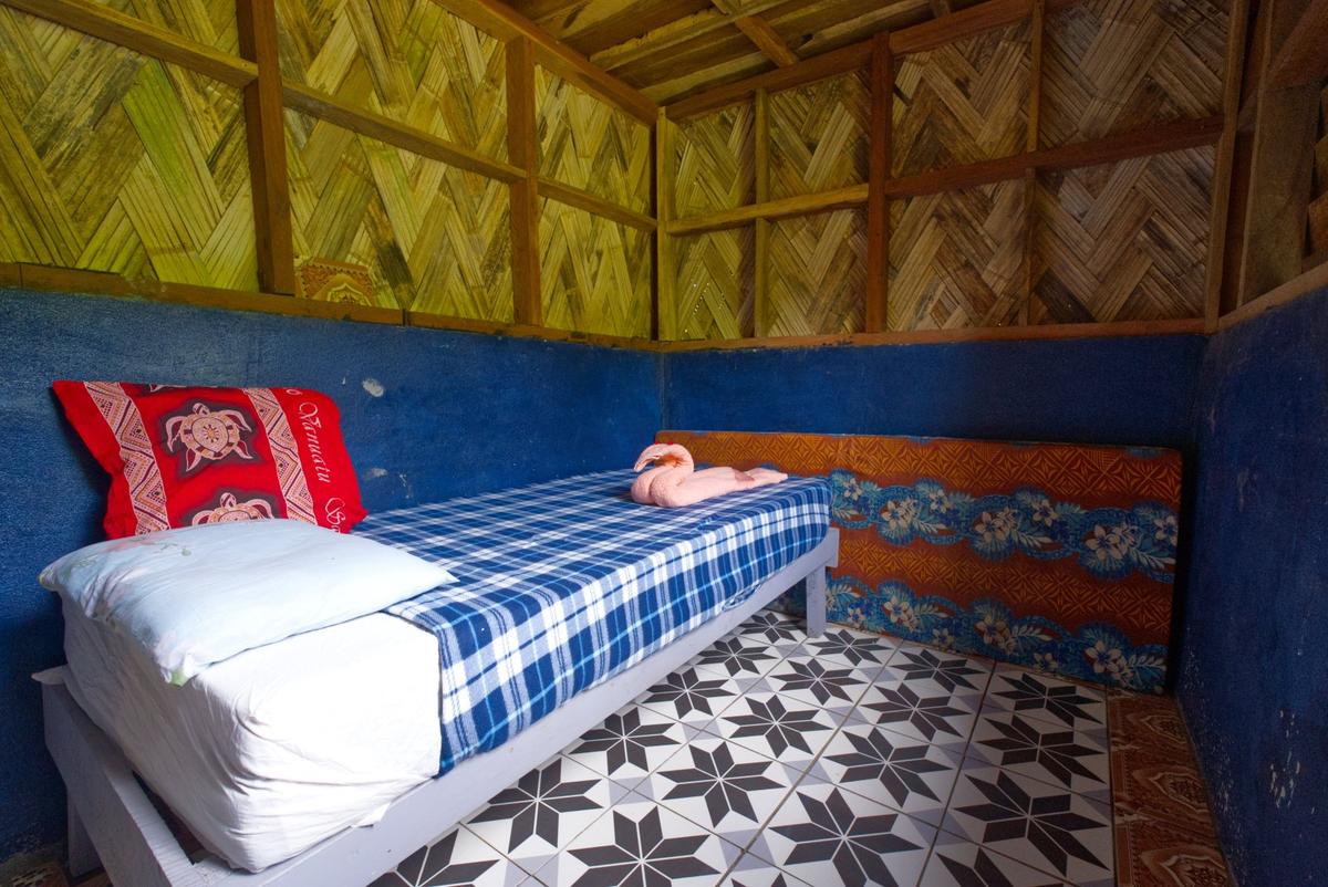 Single Room offered by Dram Dram Bungalows