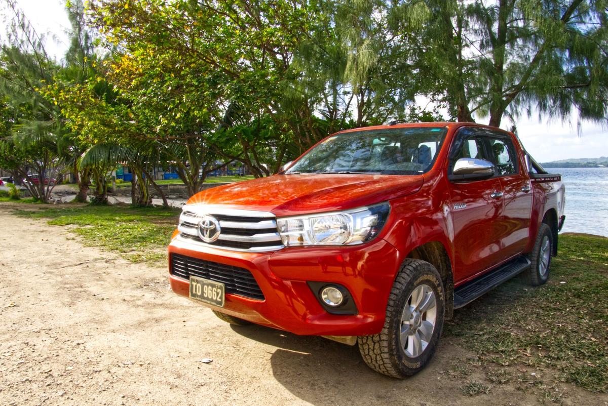 Toyota 4x4 Hilux Rental in Santo