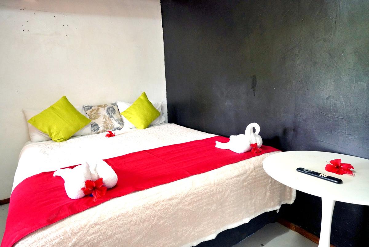 Underwater Bedroom offered by President Coolidge Motel