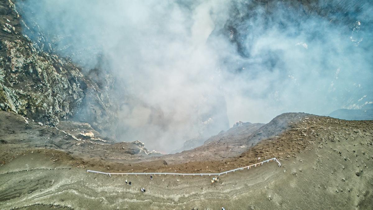 Volcano Sunrise and Day Tour offered by Entani Company Ltd.