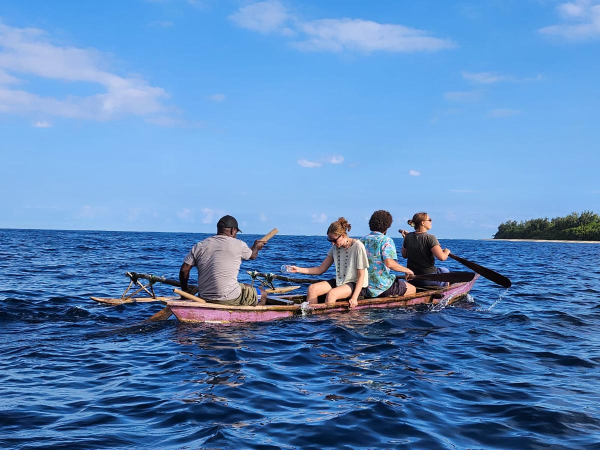 Malog Bungalows 4-Day Outrigger Canoe Tour